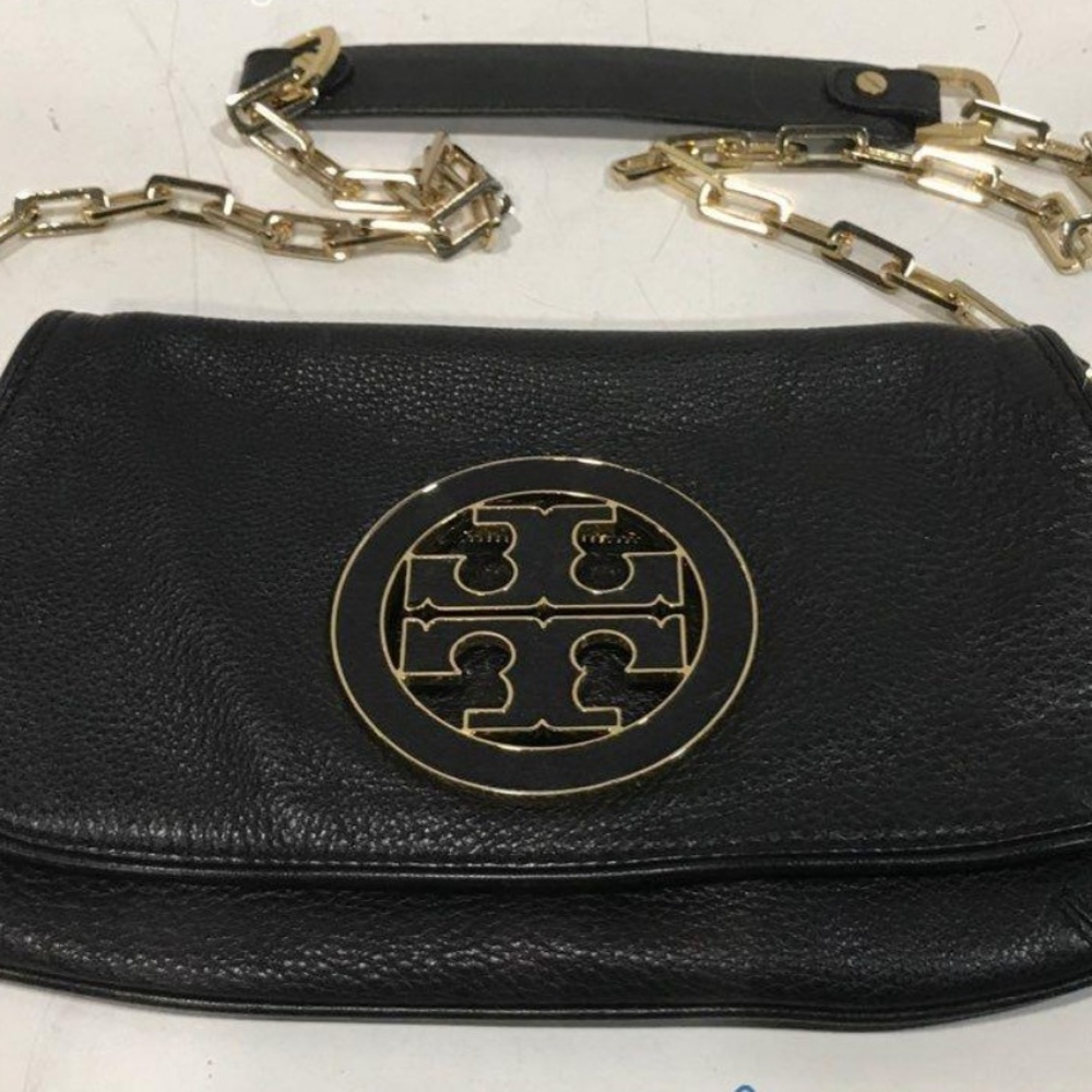 Women’s Tory Burch Amanda Reva Black Pebble Grain Crossbody Bag with Gold Chain